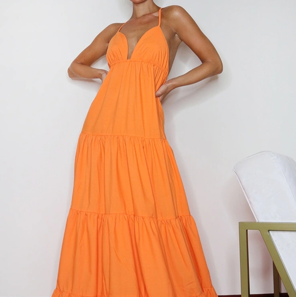 PrettyLittleThing Dresses & Skirts - Pretty Little Things woven tiered smock maxi dress